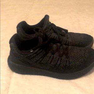 Nike running shoe, men’s sz 9